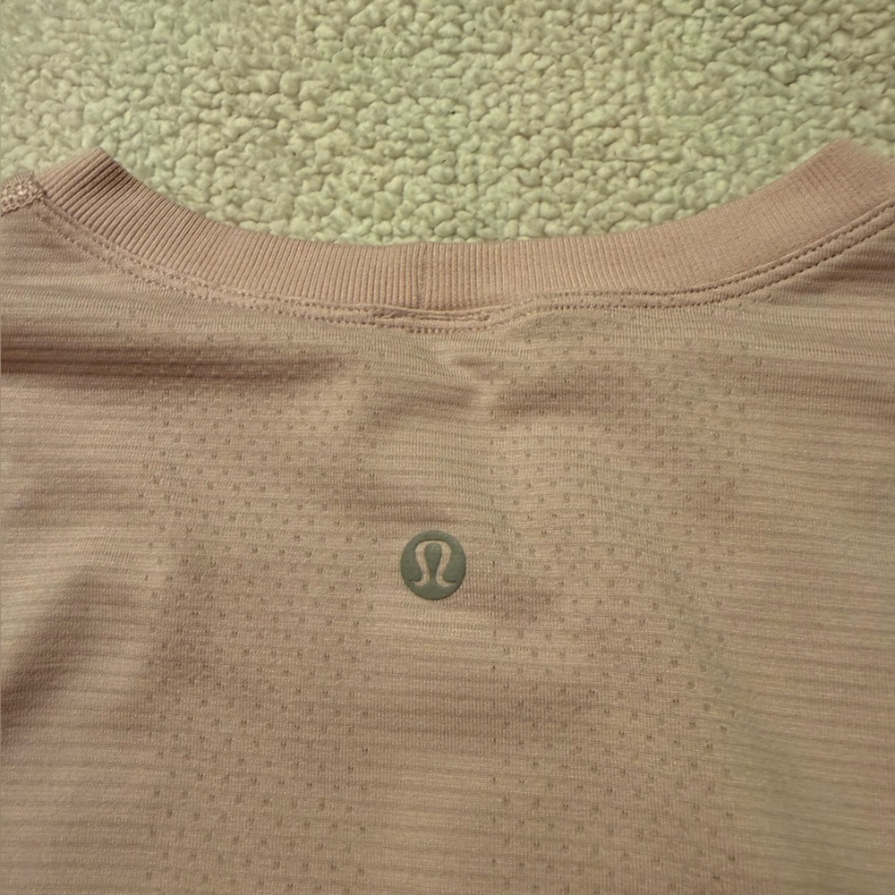 Lululemon Swiftly Relaxed Long-Sleeve Shirt
Light Pink Crewneck Top Tech - Picture 8 of 10